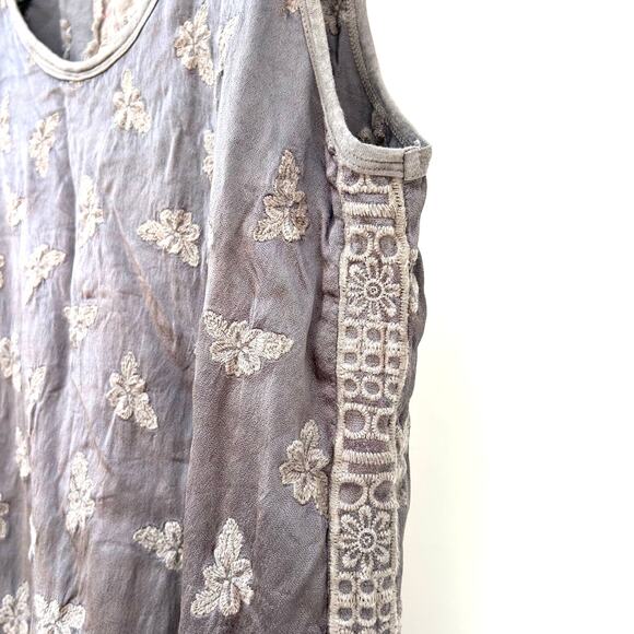 Johnny Was Workshop Embroidered Gray Grey Neutral Tank Top Medium Shirt - Picture 6 of 6